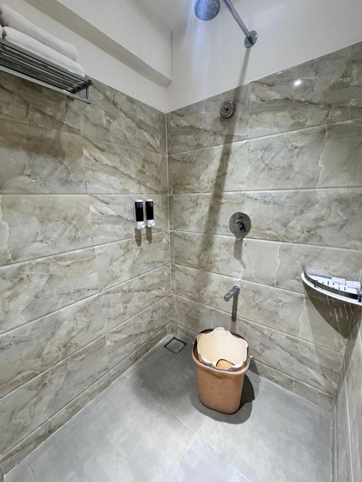 Siara Styles Amba Suites, Ґандінаґар Екстер'єр фото