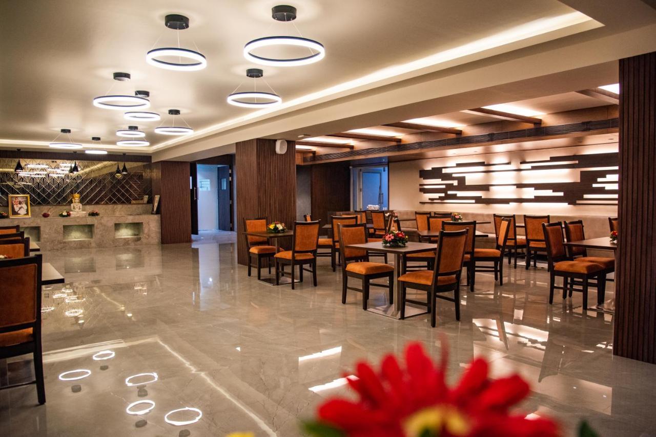 Siara Styles Amba Suites, Ґандінаґар Екстер'єр фото