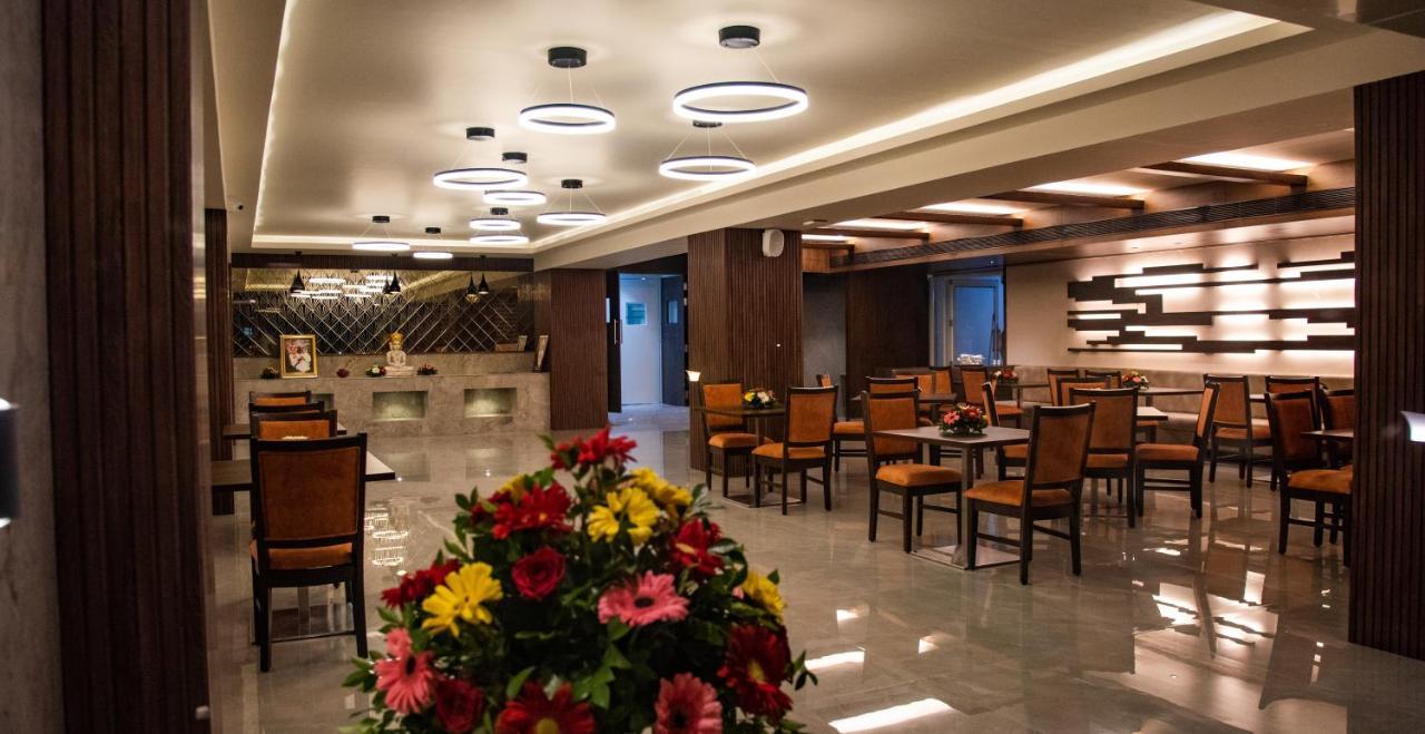 Siara Styles Amba Suites, Ґандінаґар Екстер'єр фото